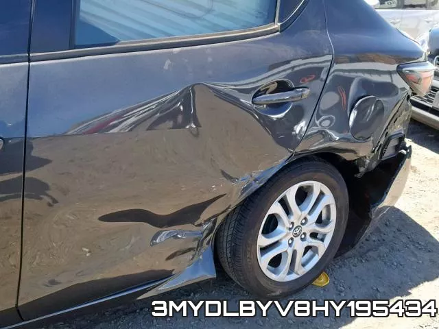 3MYDLBYV8HY195434_9.webp