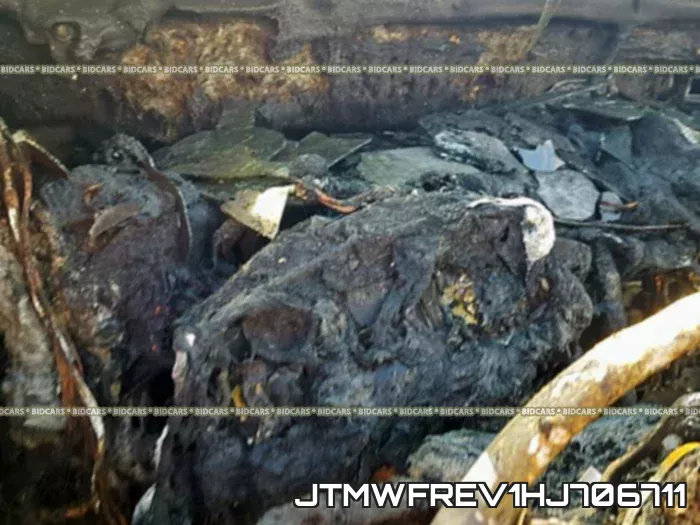 JTMWFREV1HJ706711_8.webp