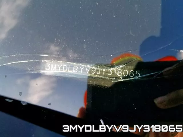 3MYDLBYV9JY318065_10.webp