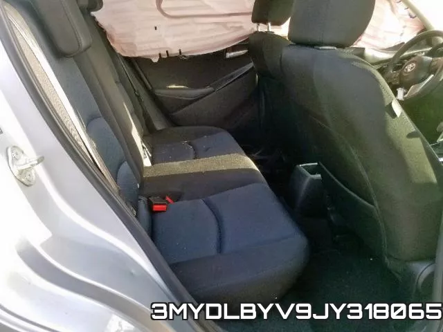 3MYDLBYV9JY318065_6.webp