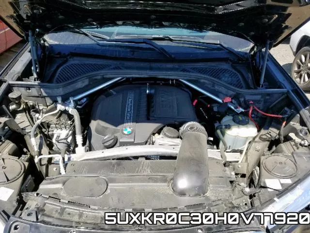 5UXKR0C30H0V77920_7.webp