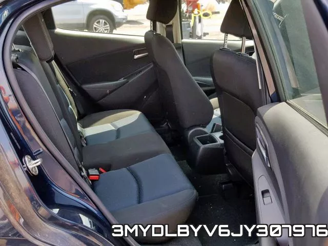 3MYDLBYV6JY307976_6.webp