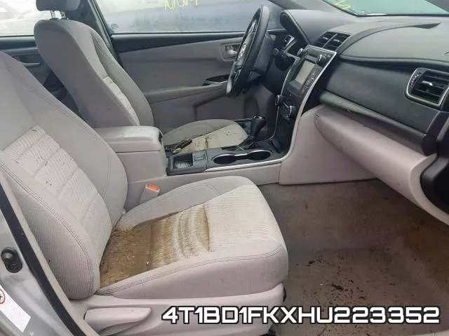 4T1BD1FKXHU223352_5.webp