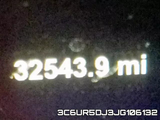 3C6UR5DJ3JG106132_8.webp