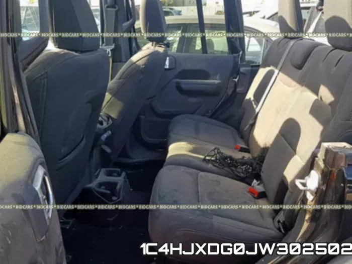 1C4HJXDG0JW302502_6.webp