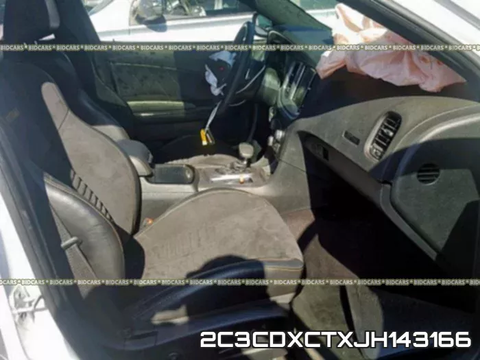 2C3CDXCTXJH143166_5.webp