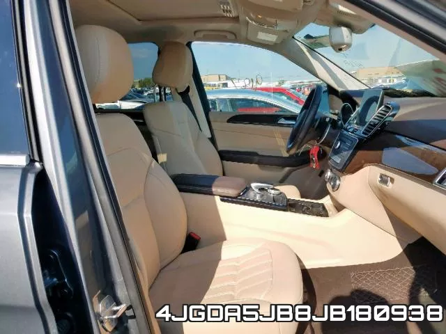 4JGDA5JB8JB180938_5.webp
