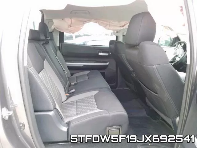 5TFDW5F19JX692541_6.webp