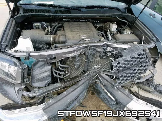 5TFDW5F19JX692541_7.webp