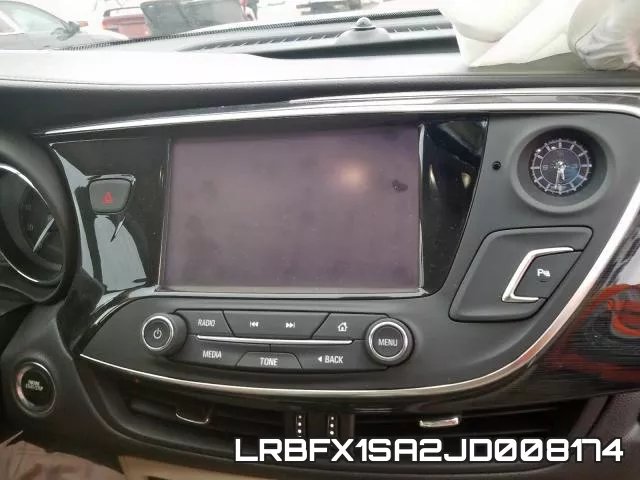 LRBFX1SA2JD008174_9.webp