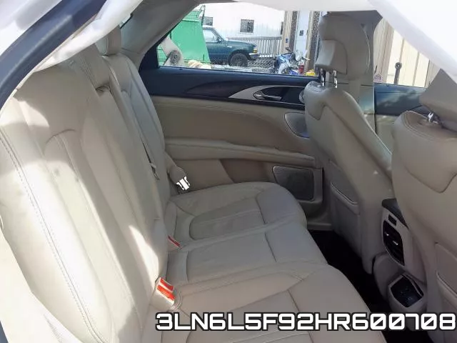 3LN6L5F92HR600708_6.webp