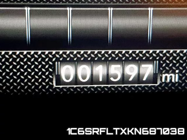 1C6SRFLTXKN687038_8.webp