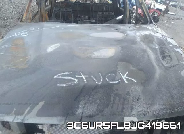 3C6UR5FL8JG419661_10.webp