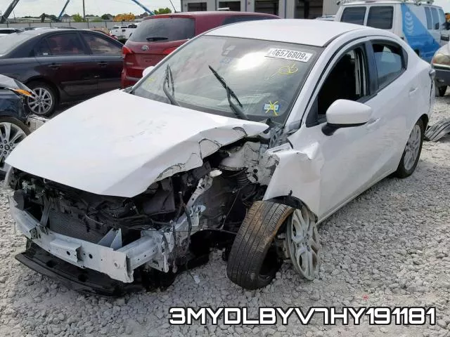 3MYDLBYV7HY191181_2.webp