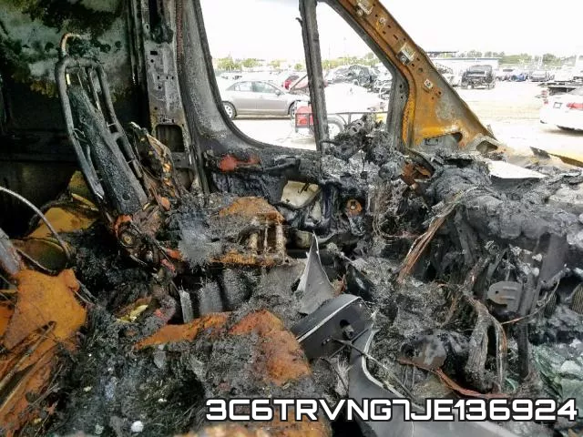 3C6TRVNG7JE136924_5.webp