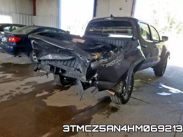 3TMCZ5AN4HM069213_9.webp