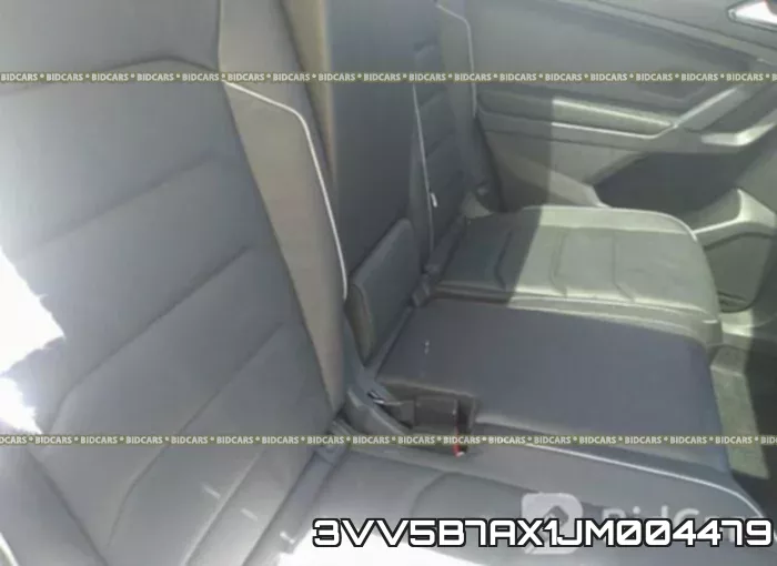 3VV5B7AX1JM004479_8.webp