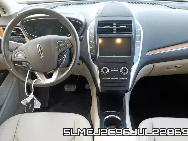 5LMCJ2C96JUL22869_9.webp