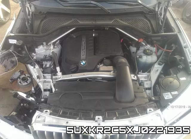 5UXKR2C5XJ0Z21935_10.webp