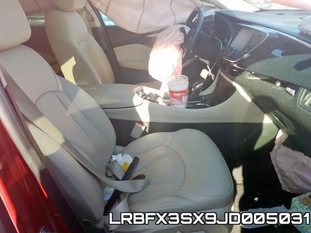 LRBFX3SX9JD005031_5.webp