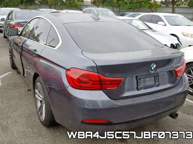 WBA4J5C57JBF07373_3.webp