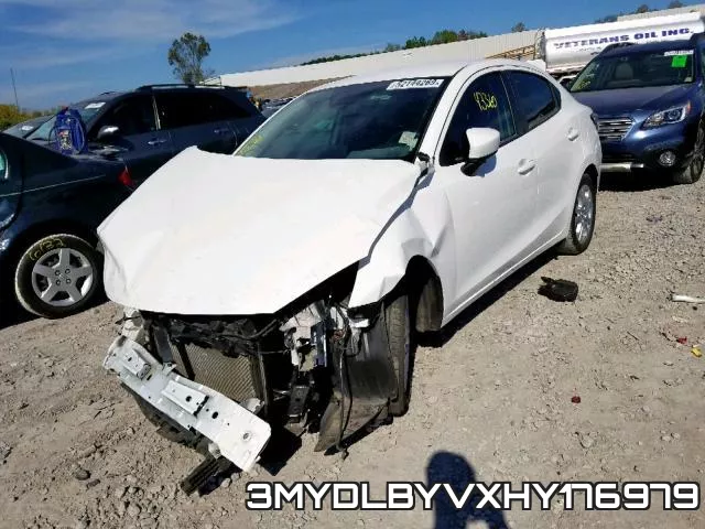 3MYDLBYVXHY176979_2.webp