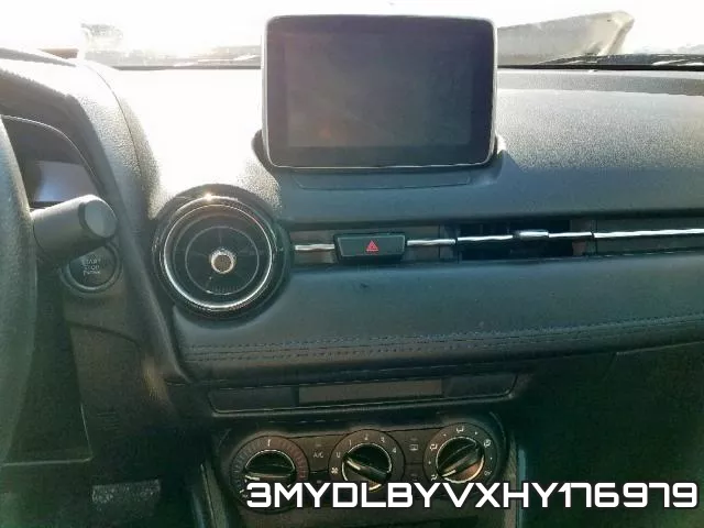 3MYDLBYVXHY176979_9.webp