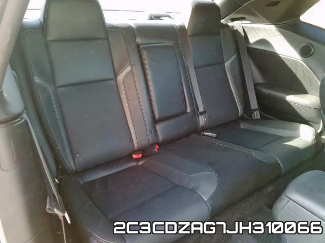 2C3CDZAG7JH310066_6.webp