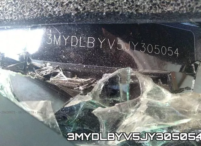 3MYDLBYV5JY305054_9.webp