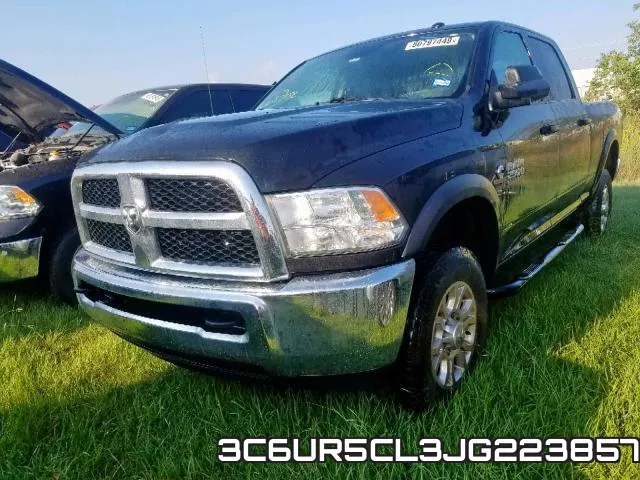 3C6UR5CL3JG223857_2.webp