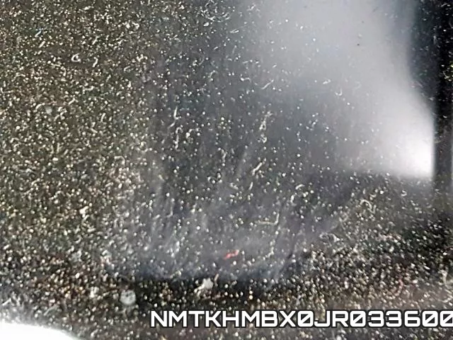 NMTKHMBX0JR033600_8.webp