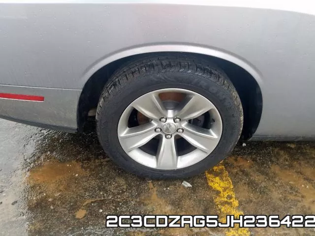 2C3CDZAG5JH236422_6.webp