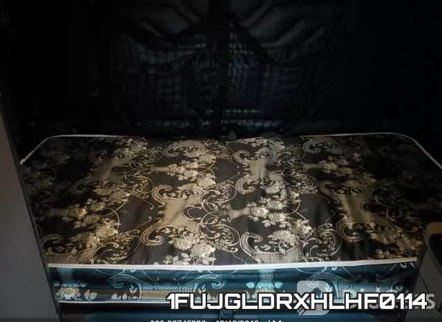 1FUJGLDRXHLHF0114_7.webp