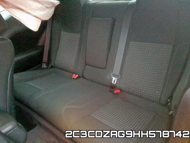 2C3CDZAG9HH578742_6.webp