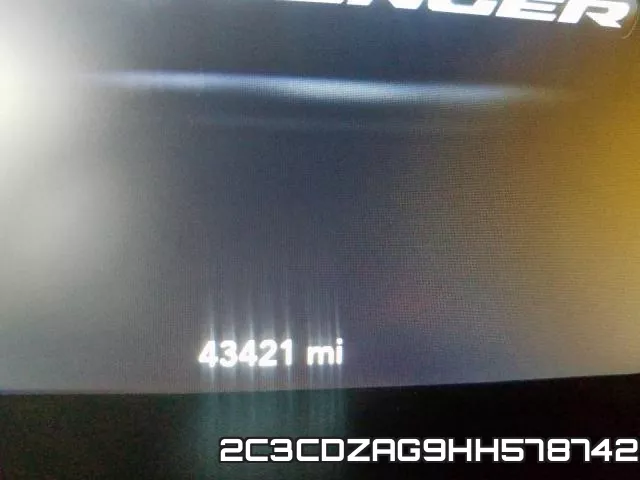 2C3CDZAG9HH578742_8.webp