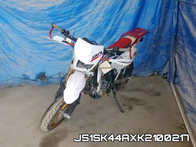 JS1SK44AXK2100217