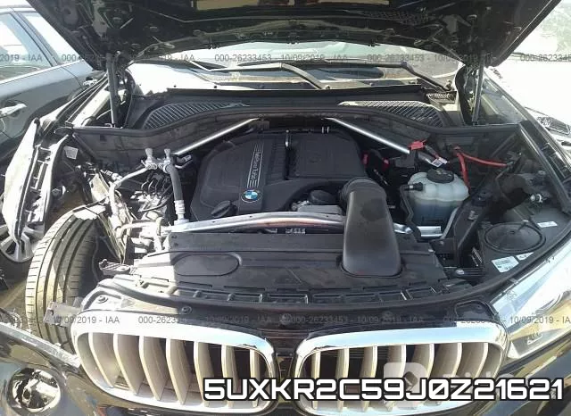 5UXKR2C59J0Z21621_10.webp