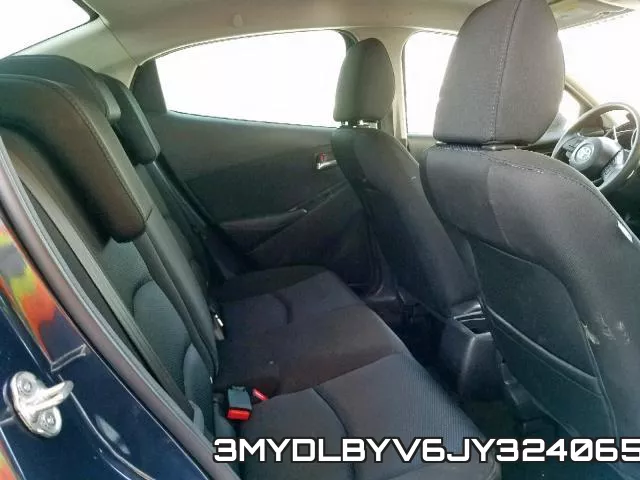 3MYDLBYV6JY324065_6.webp