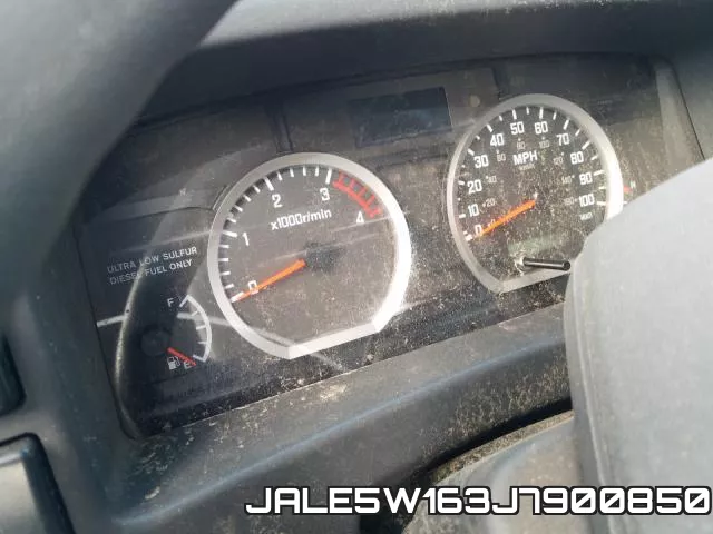 JALE5W163J7900850_8.webp