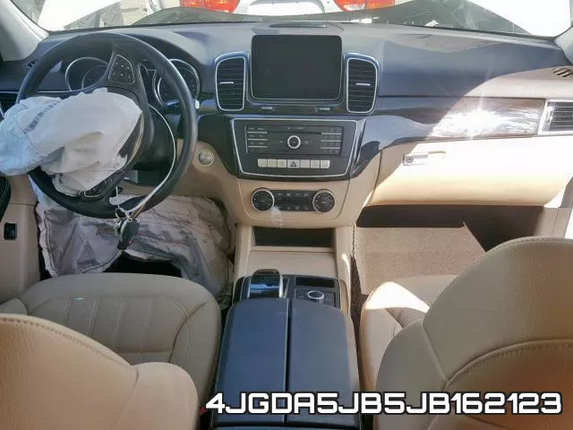 4JGDA5JB5JB162123_9.webp