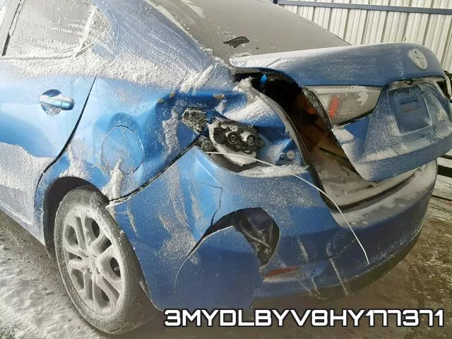 3MYDLBYV8HY177371_9.webp