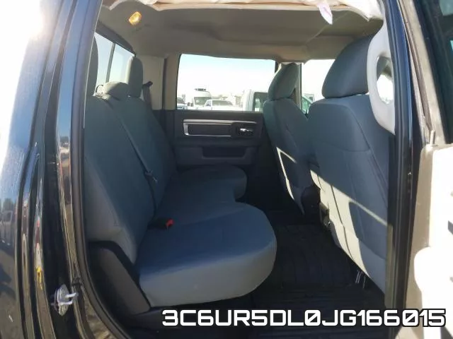3C6UR5DL0JG166015_6.webp