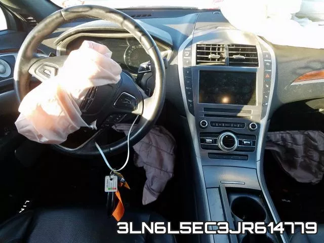 3LN6L5EC3JR614779_9.webp