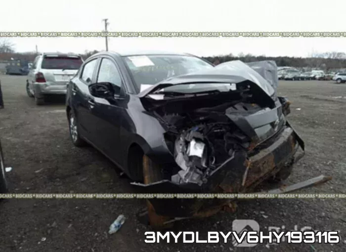 3MYDLBYV6HY193116_1.webp