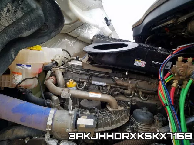 3AKJHHDRXKSKX7158_7.webp
