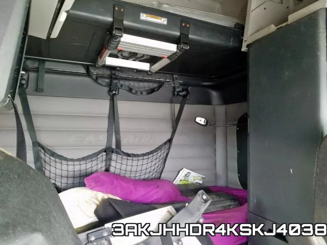 3AKJHHDR4KSKJ4038_6.webp