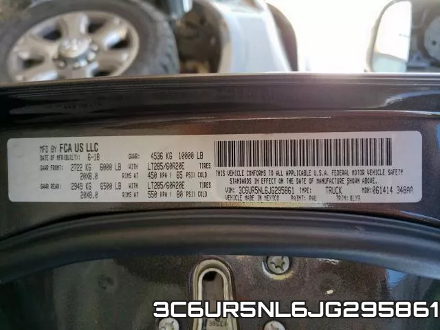 3C6UR5NL6JG295861_10.webp