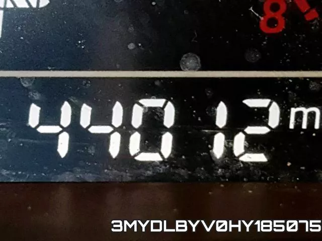3MYDLBYV0HY185075_8.webp