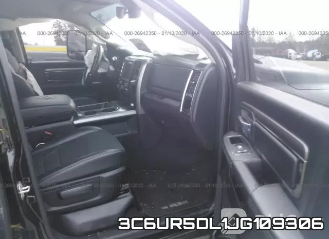3C6UR5DL1JG109306_5.webp