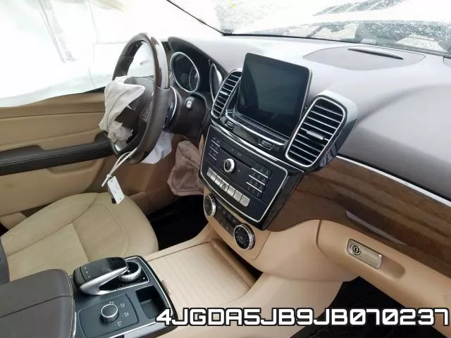 4JGDA5JB9JB070237_9.webp